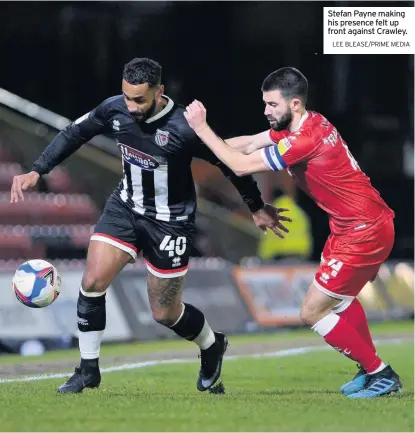  ?? LEE BLEASE/PRIME MEDIA ?? Stefan Payne making his presence felt up front against Crawley.