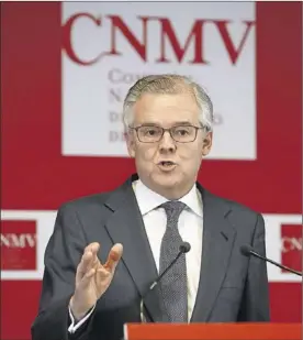  ?? EFE / JUAN CARLOS HIDALGO ?? El president de la CNMV, Sebastián Albella, en una roda de premsa.
