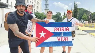  ?? DANIEL SLIM/AFP ?? La introducci­ón de internet móvil fue rucial en las protestas en Cuba