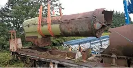  ?? MIKE SOLLOWAY ?? The boiler of ex-Barry ‘2884’ 2-8-0 No. 3845 being lifted at Dinmore Manor Locomotive Ltd’s private site in Worcesters­hire, on August 14 2017.