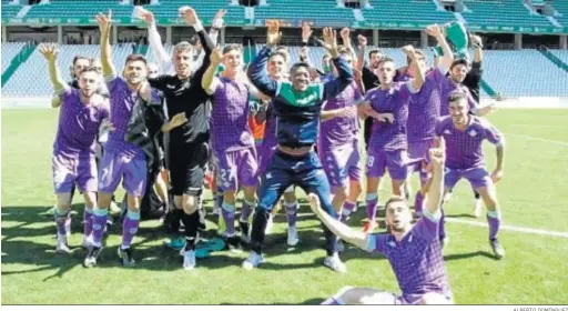  ?? ALBERTO DOMÍNGUEZ ?? Los jugadores del Betis Deportivo celebran su victoria ante el Córdoba.