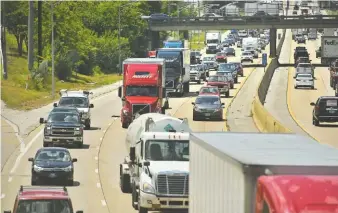  ?? STAFF PHOTO BY ANGELA LEWIS FOSTER ?? Traffic slows on Interstate 24 near Moore Road. A total of 481 people have died on Tennessee roadways as of Tuesday, many due to alcohol and texting.