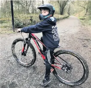  ??  ?? Pupils at Macclesfie­ld Academy are being encouraged to cycle