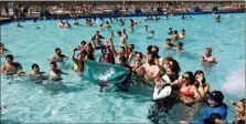  ?? (Photo Maxppp) ?? L’autorisati­on du burkini dans les piscines municipale­s de la ville de Grenoble a fait long feu.