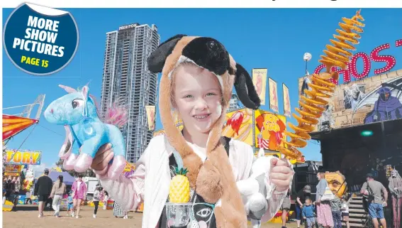  ?? Picture: Regi Varghese ?? Eleanor Andrulis, 5, enjoying her day out at the Gold Coast show at Broadwater Parklands on Sunday.