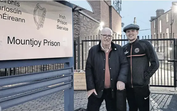  ?? Picture: Stephen Burke. ?? Scott Allardice, right, and Bohemian Foundation president Thomas Hynes outside Mountjoy Prison.