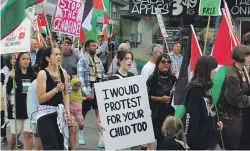  ?? PAUL BRENNAN ?? A Te Tau Ihu Palestinia­n Solidarity protest rally in Nelson.