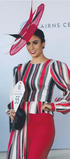  ?? Pictures: STEWART McLEAN ?? STYLISH: Rowena Petersen takes part in Fashions on the Field.