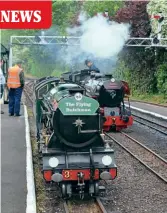  ?? ?? Left: Southern Maid enjoys a rest as Black Prince passes on its way to be turned at Hythe. OWEN HAYWARD