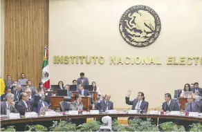  ??  ?? El Instituto Nacional Electoral contrató este año los servicios de cinco asegurador­as, lo que representó un gasto de 111.5 millones de pesos.