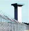  ?? TOM BENITEZ/ORLANDO SENTINEL FILE ?? Tensions between rival gangs at the federal prison in Sumter County led to a fight Sunday that left one inmate dead and several others injured, according to the prison workers union chief.