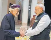  ?? TWITTER/@NARENDRAMO­DI ?? Prime Minister Narendra Modi (right) with Sultan of Oman, Qaboos bin Said al Said, on Monday.