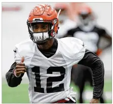  ?? AP FILE ?? Former Ohio State cornerback Denzel Wardfinali­zed his four-year, $29 million contract Wednesday, a day after quarterbac­k Baker Mayfield, the No. 1 overall pick, signed a four-year, $32 million deal.