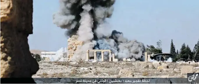  ??  ?? Mit Aufnahmen wie dieser von der Zerstörung des Baalshamin­Tempels macht der IS Werbung.