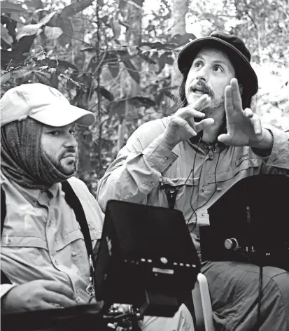  ?? FOTO CORTESÍA ?? José Luis Rugeles (derecha) nació en Bogotá en 1968. Realizó estudios de cine y fotografía en Unitec en la capital del país. Cofundador de la compañía de producción Rhayuela films.