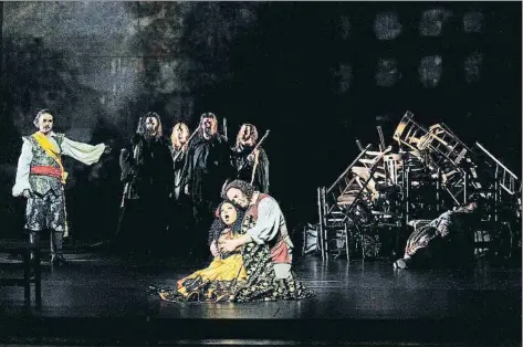  ?? A. BOFILL ?? Una escena del nuevo montaje de Il trovatore en el Liceu
