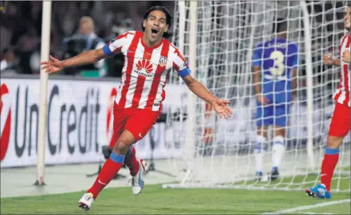  ??  ?? ÉXTASIS DEL TIGRE. Falcao celebra unos de los goles del Atlético durante la Supercopa de Europa de 2012.
