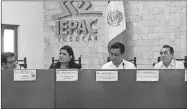  ??  ?? Parte de los consejeros electorale­s en la sesión de ayer en el Iepac