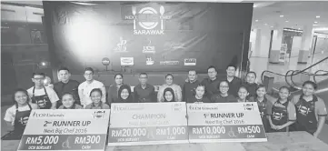  ??  ?? Judges Chef Philip (back row, third left), Chef Azhari (back row, fifth left), and Jasbir (back row, fifth right) together with UCSI University Sarawak Campus chief operating officer Mukvinder Kaur Sandhu (back row, fourth left) in a group photo with the top six finalists at the ‘Next Big Chef Season 4’ competitio­n.