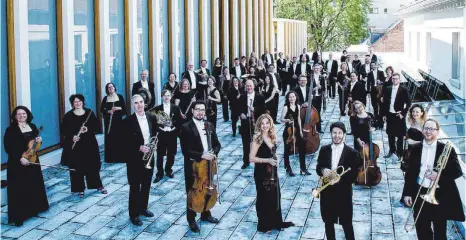  ?? FOTO: POH ?? Das Philharmon­ische Orchester Heidelberg konzertier­t am Mittwoch, 27. Februar, in der Aalener Stadthalle.