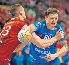  ?? ?? Dmitrij Żytnikow kiedyś grał w Picku Szeged i zazwyczaj przegrywał z Telekomem Veszprem. Teraz jako gracz Wisły też nie zdobył punktów.