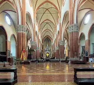  ??  ?? Sacro L’interno di San Petronio Da anni si sta restaurand­o ogni parte della basilica che è anche cornice di eventi culturali