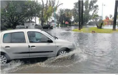  ?? EFE ?? Una zona de Marbella anegada por el agua.