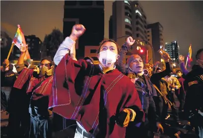  ?? AFP ?? Simpatizan­tes de Yaku Pérez protestan frente a la sede del Consejo Nacional Electoral.