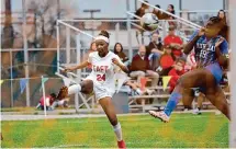  ?? Ronald Cortes/Contributo­r ?? Taft’s Jordan Matthews scored the 100th goal of her high school career in Friday’s District 29-6A win over Jay.