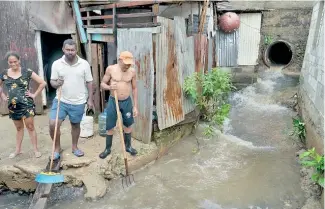  ?? KELVIN MOTA ?? Los Barrancone­s es uno de los sectores más pobres de SDE.