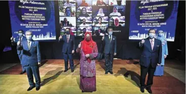  ??  ?? Higher Education Minister datuk Seri dr noraini ahmad at the launch of the IPT Entreprene­urship action Plan 2021-2025 and guide to Entreprene­urship Integrated Education (EIE) in February 2021.