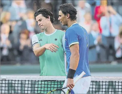  ?? FOTO: ALFONSO JIMÉNEZ ?? Rafa Nadal saluda al final de su semifinal a Dominic Thiem, que esperaba rendir más en París tras ganar al balear en Roma