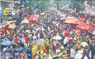 Dadar market crowding raises fears of second Covid-19 wave 