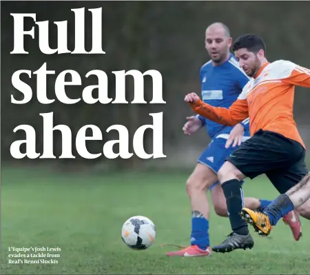  ??  ?? Redbridge B Hendon Scrabble L’Equipe’s Josh Lewis evades a tackle from Real’s Benni Sluckis