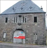  ??  ?? Clock Lodge Before repair works began.