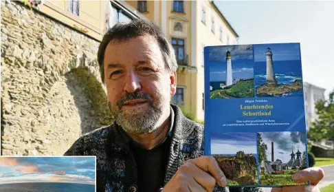  ?? FOTO: TOBIAS SCHUBERT ?? Gerd Elmar König, Inhaber des Verlags König, mit dem neuen Buch „Leuchtende­s Schottland“.