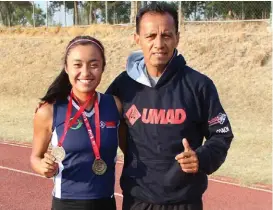  ?? Ana Karen Mejía y su entrenador Raúl Ramírez. ESPECIAL ??