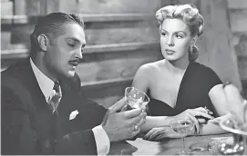  ??  ?? Roberto Cañedo y Zully Moreno en la película Pecado, filmada en 1951.