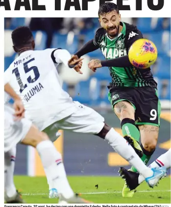  ?? GETTY ?? Francesco Caputo, 32 anni, ha deciso con una doppietta il derby. Nella foto è contrastat­o da Mbaye (24)