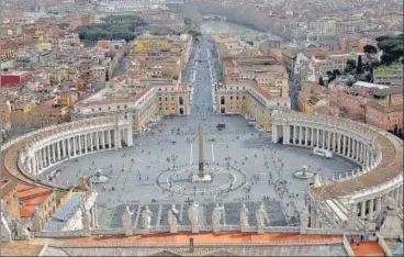  ?? REUTERS ?? Aerial view of a sparsely crowded St. Peter's Square shortly after the Vatican reported its first Covid-19 case on Friday.
■