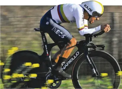  ?? FOTO CORTESÍA INEOS ?? Daniel Martínez se pelea el liderato en el Ineos. Este año ya fue campeón nacional de contrarrel­oj y de la País Vasco. En la Vuelta al Algarve y en la París-Niza fue tercero.