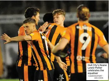  ?? CAMERASPOR­T - IAN COOK ?? Hull City’s Keane Lewis-potter celebrates the equaliser