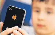  ?? ARCHIV-FOTO: DPA ?? Die Spiele-AppBranche boomt. Auch für Kinder gibt es zahlreiche Angebote.