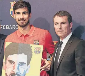  ?? FOTO: P. PUNTÍ ?? Robert presentó a André Gomes y luego cenó con García Pitarch