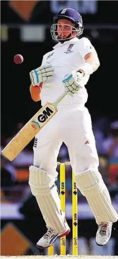  ??  ?? Rising to the challenge Joe Root avoids a high delivery from Mitchell Johnson during the first Ashes Test match in Brisbane on Sunday.
Reuters