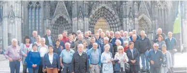  ?? FOTO: PM ?? Die Seniorenun­ion auf den Stufen des Kölner Doms