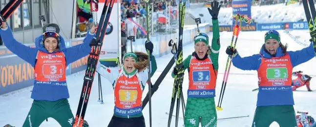  ??  ?? TalentoDa sinistra a destra: Lisa Vittozzi, Dorothea Wierer, Federica Sanfilippo e Nicole Gontier. Le biathlete azzurre hanno dominato l’ultima staffetta di Coppa del mondo