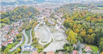  ?? FOTO: OH ?? Im Ravensburg­er Osten sollen auf dem Rinker-Areal rund 300 neue Wohnungen gebaut werden. Weitere Wohnungen entstehen am nahegelege­nen Stadttor. Nach Einschätzu­ng von Politik und Bauwirtsch­aft müssen bundesweit jährlich 350 000 bis 400 000 Wohnungen fertig werden, um die große Nachfrage nach Immobilien zu stillen.