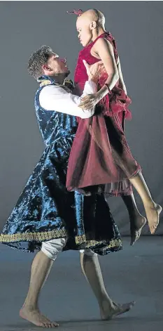  ?? Picture: NATIONAL ARTS FESTIVAL ?? REMADE TO PERFECTION: Kyle Rossouw, left, plays the prince who made Mbali (portrayed by Dada Masilo) die from a broken heart in Masilo’s awe-inspiring revisitati­on of the ‘Giselle’ ballet