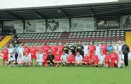  ??  ?? Le squadre La partita di calcio tra l’Asd Ing Padova e una rappresent­ativa del Bo è finita con un pareggio